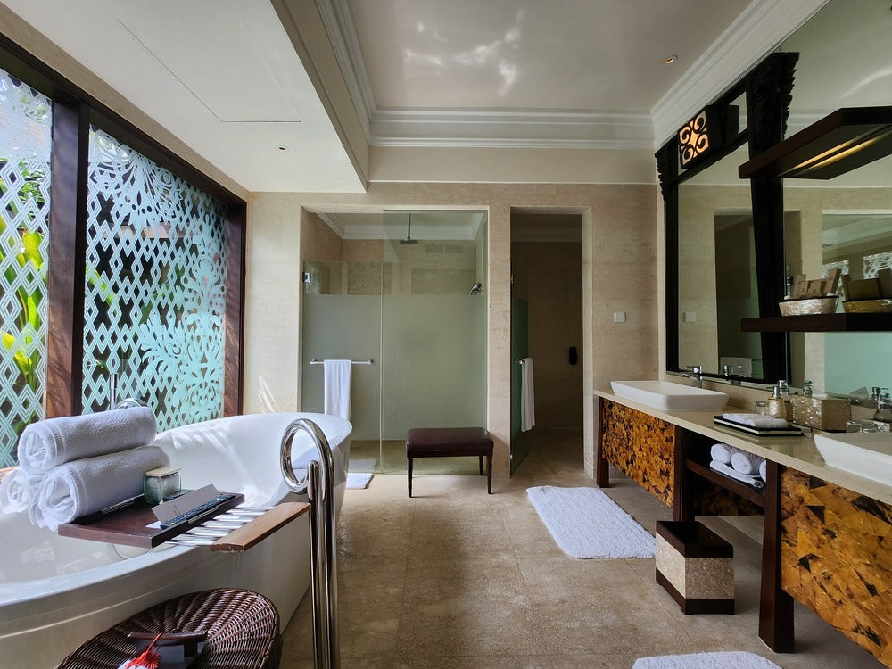 広々としたバスルーム