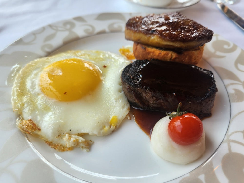 フォアグラと目玉焼き
