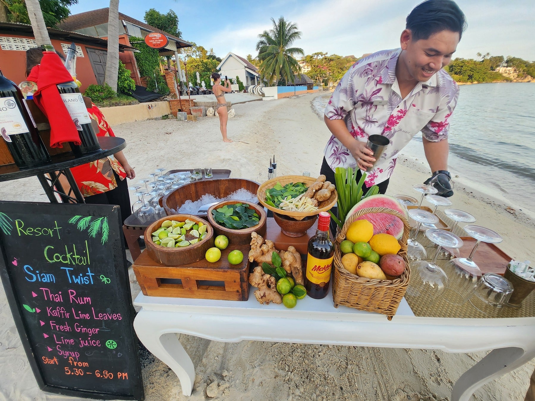 フルーツのカクテルを目の前で