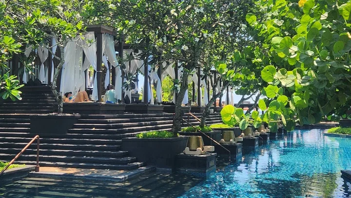 セントレジスバリ