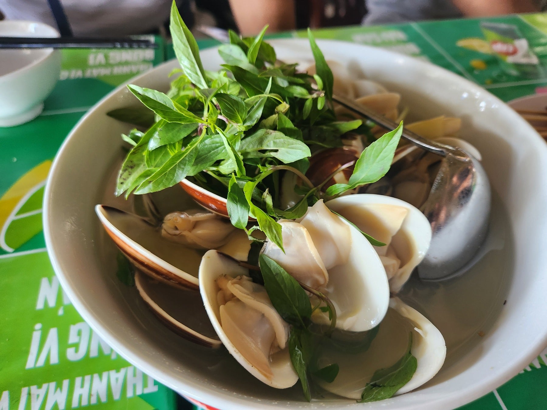 ハマグリのレモングラス蒸し