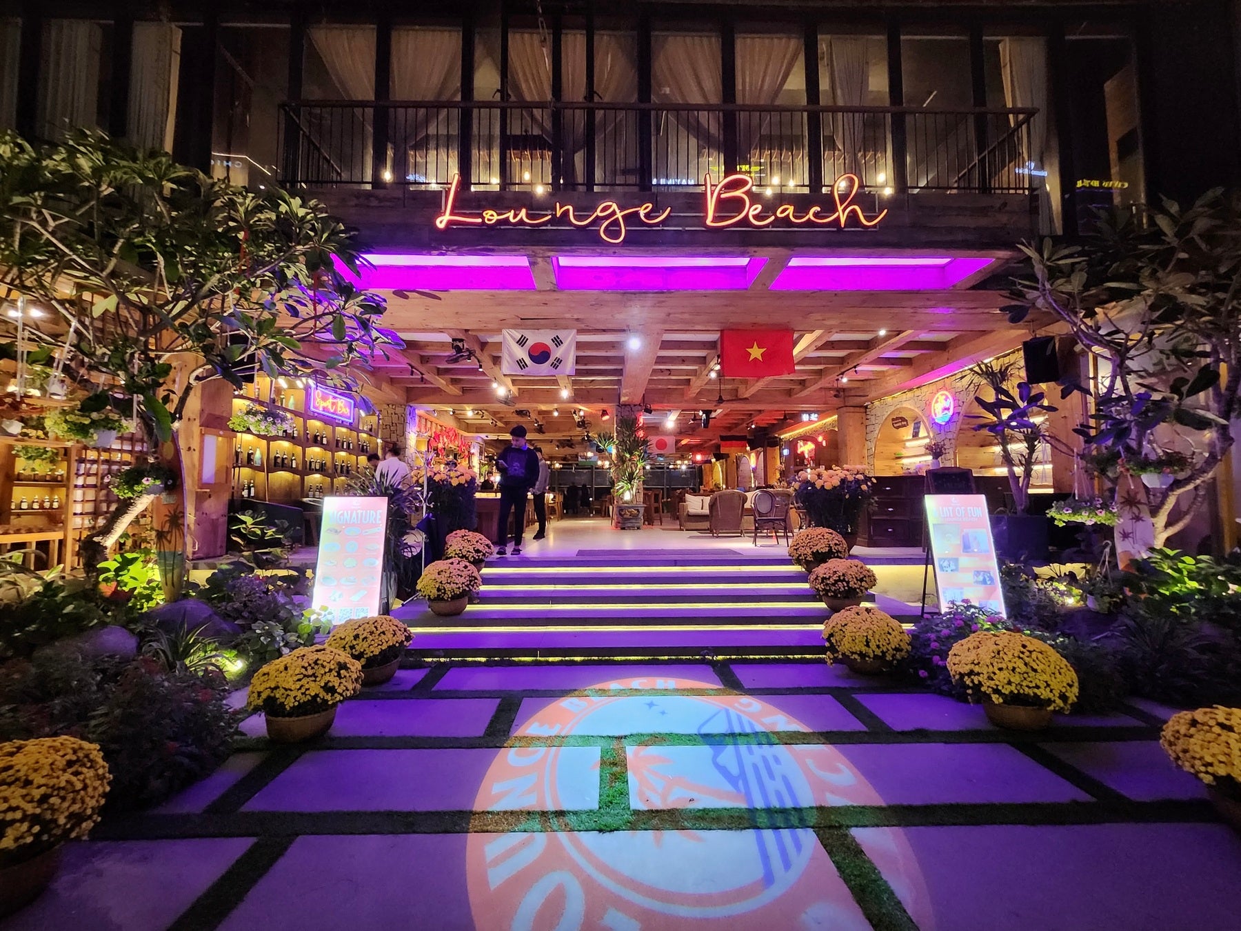 ラウンジ・ビーチバー1