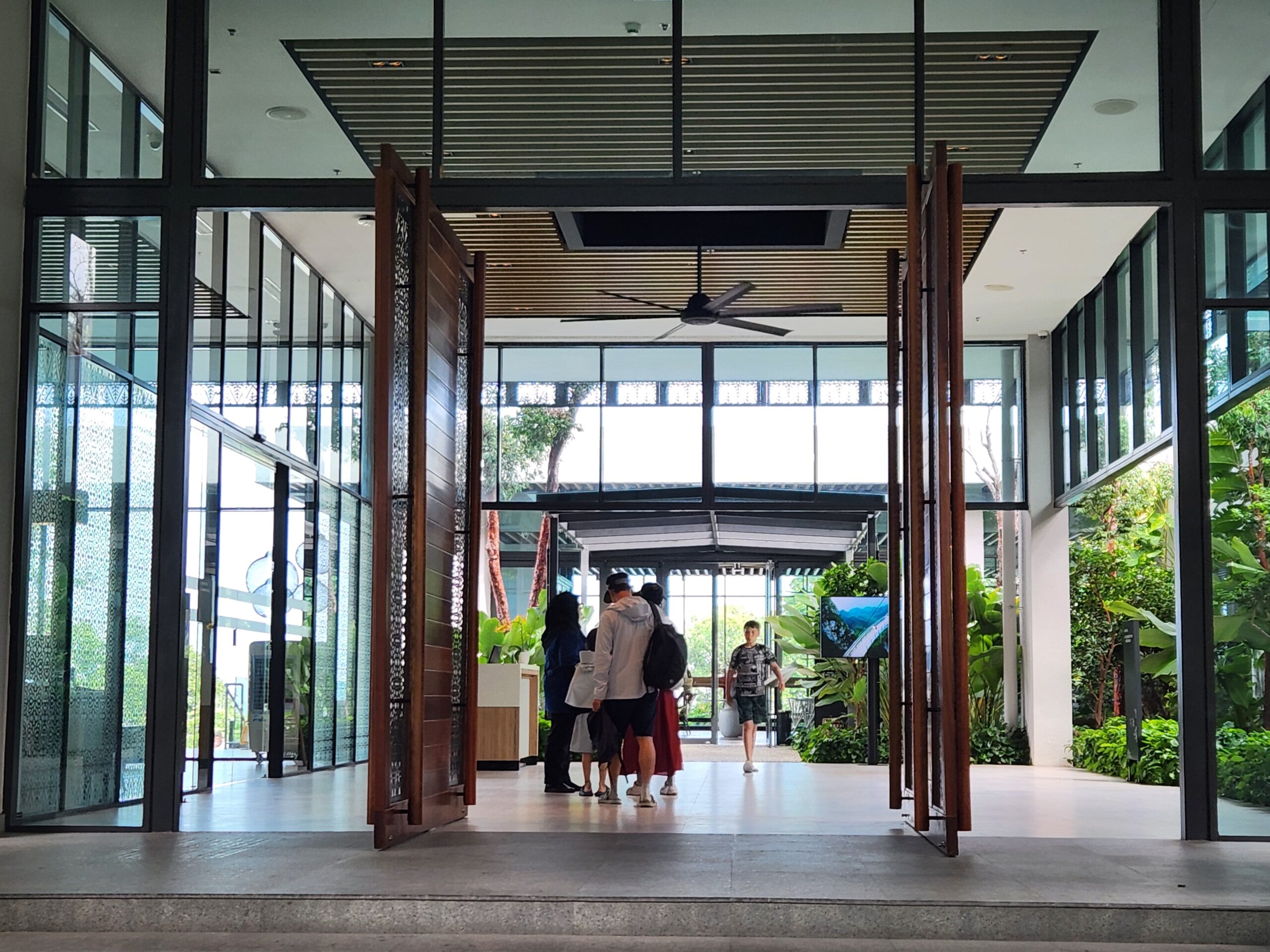 開放感のあるエントランス