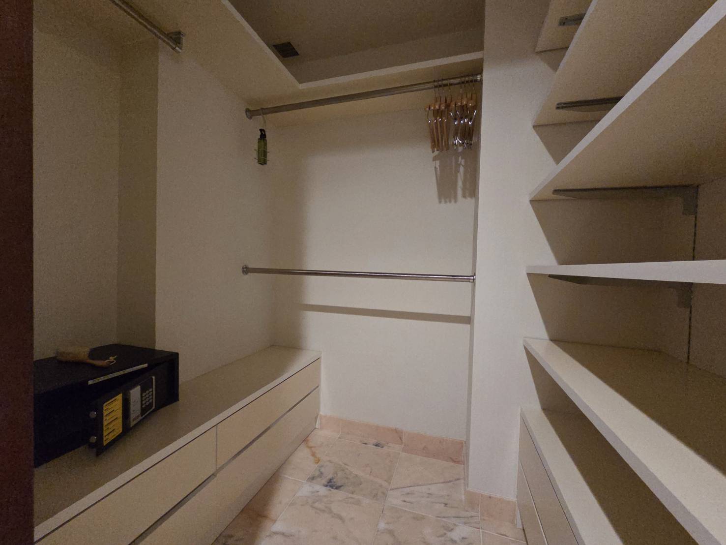 ウォークインクローゼット