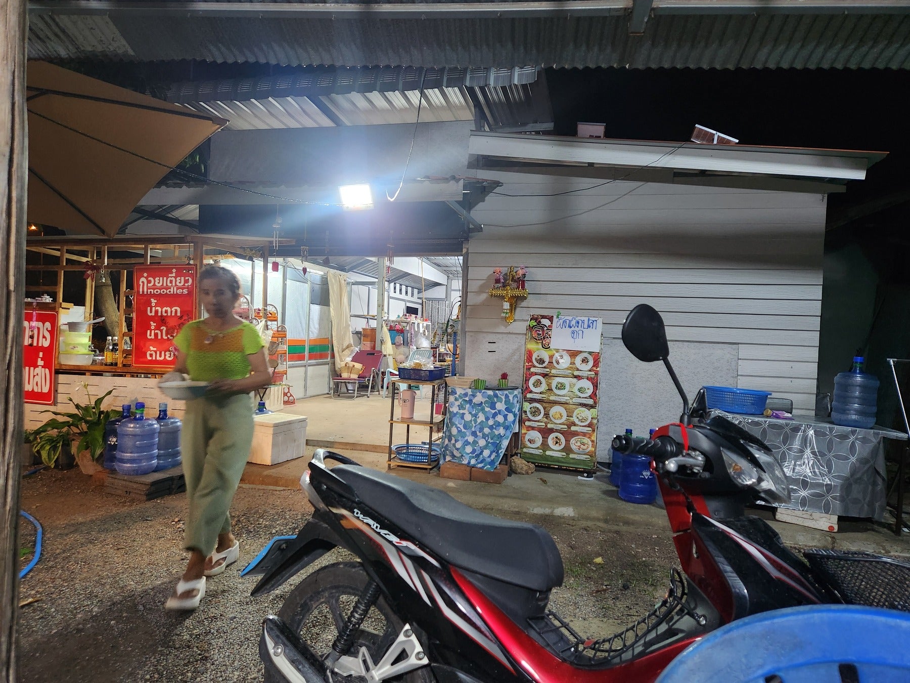 ローカルな街並み