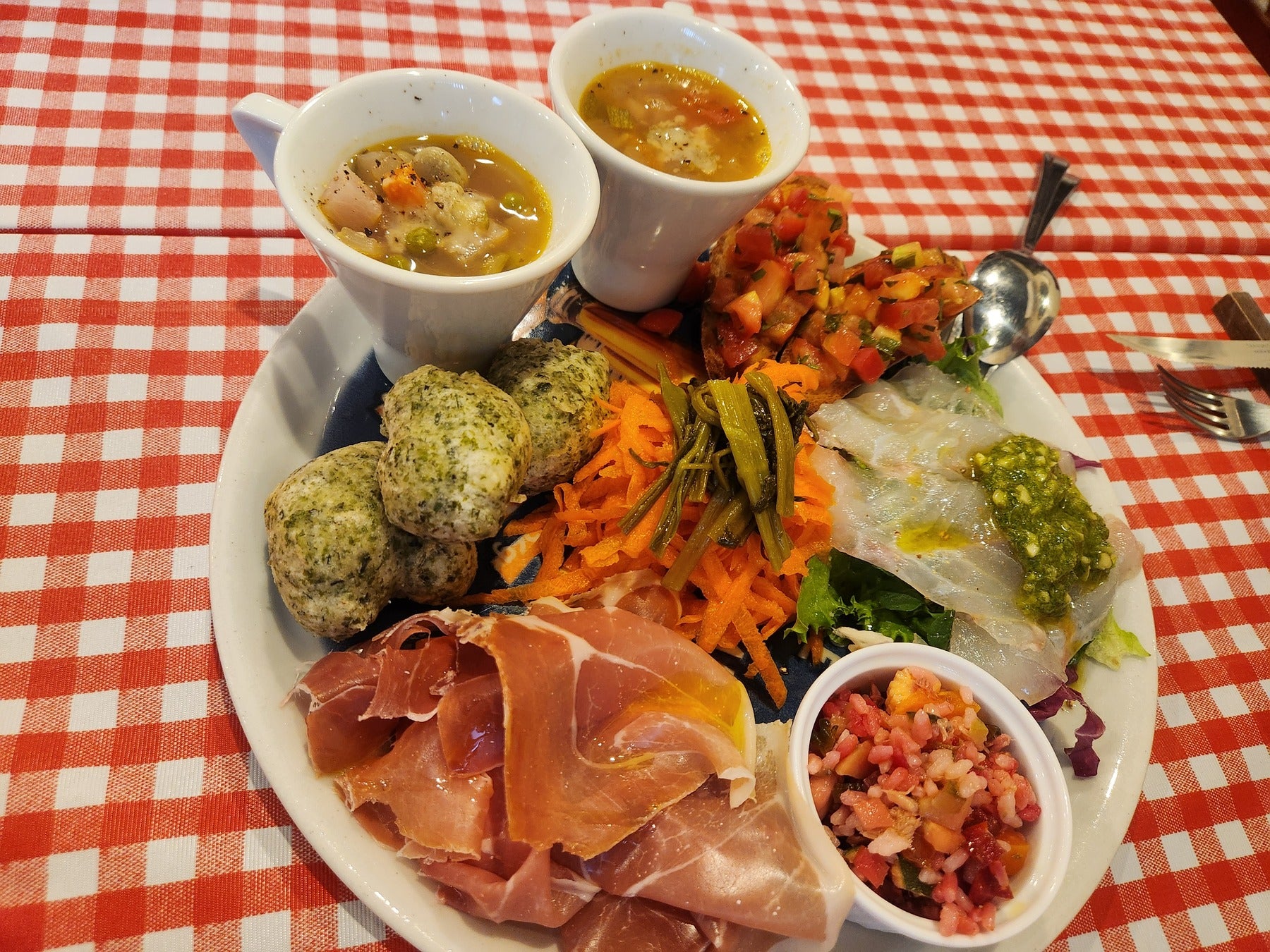 ボリューム満点の前菜