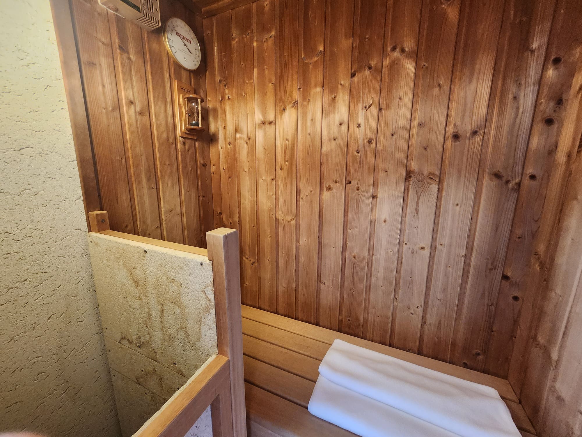 客室のプライベートサウナ