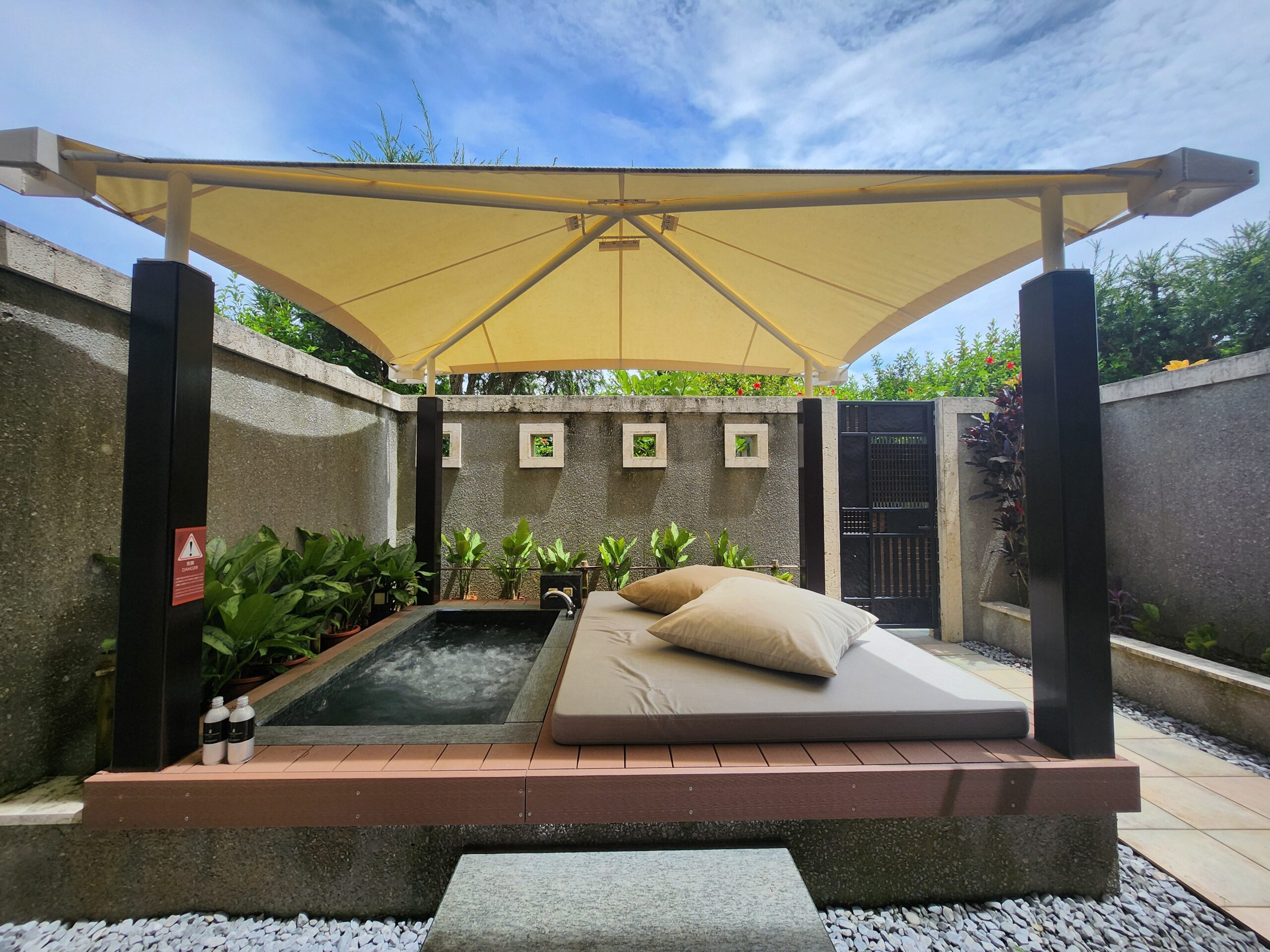 屋外ジャグジー