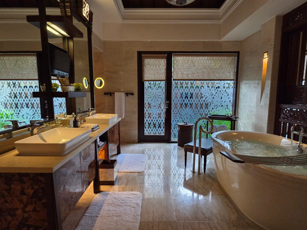 広々としたバスルーム