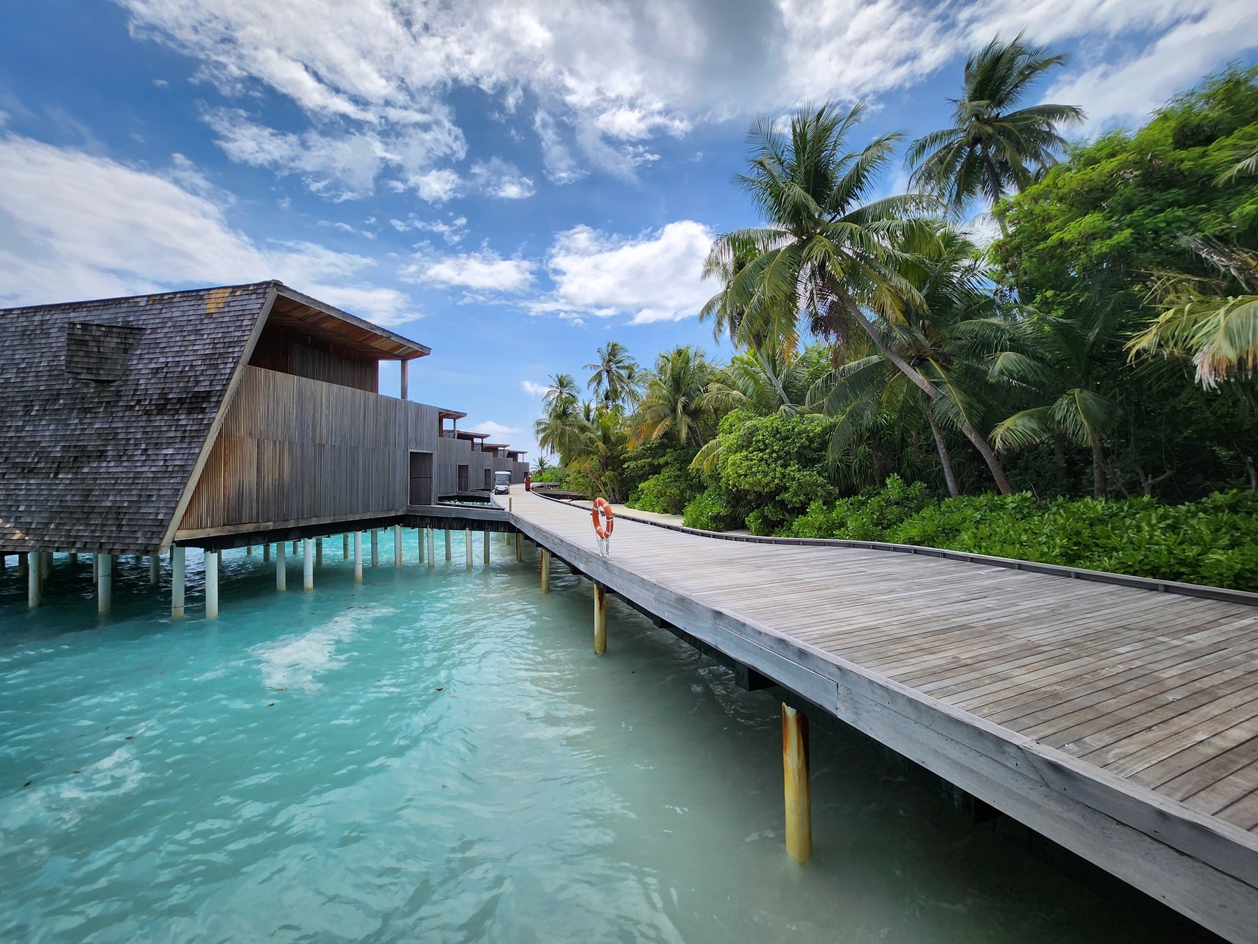 立ち並ぶ水上ヴィラ